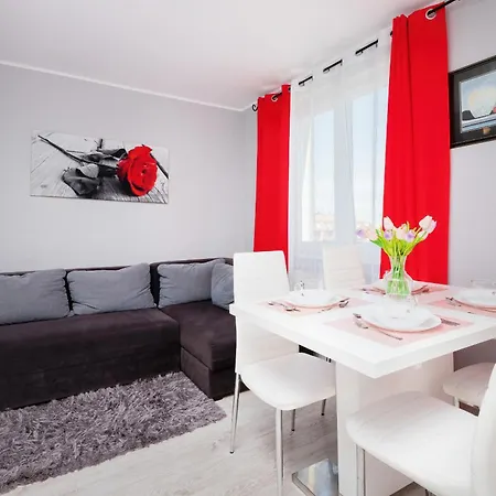 Totu Sea View Kraszewskiego 30 Апартаменты *